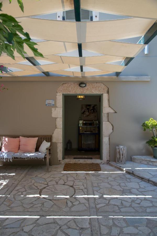 Alicelia Boutique Inn Вати Экстерьер фото