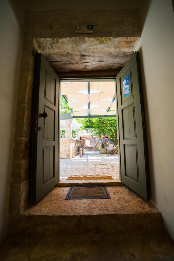 Alicelia Boutique Inn Вати Экстерьер фото